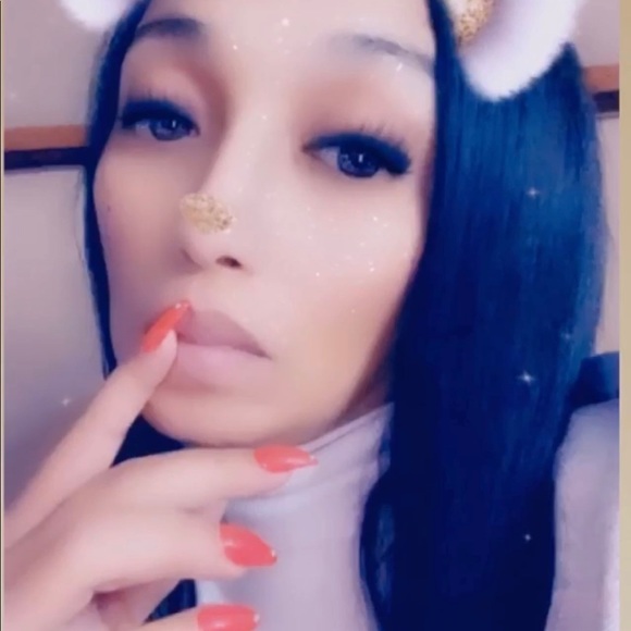 Meet your Posher, Evelyn - Picture 1 of 1